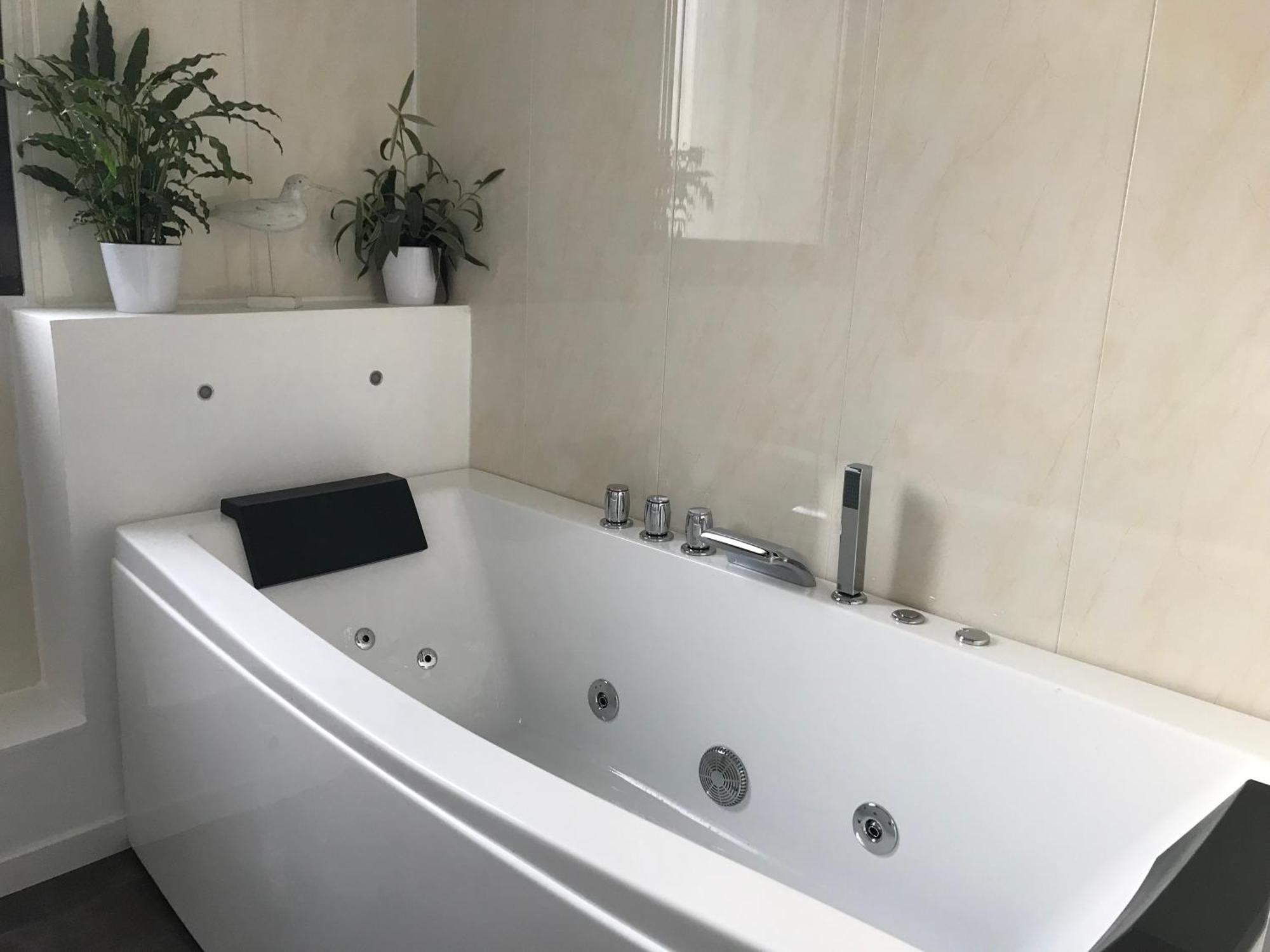 Maison D'Hotes Coeur D'Herault - Gite Et Chambres D'Hotes - Spa & Massages Péret Rum bild